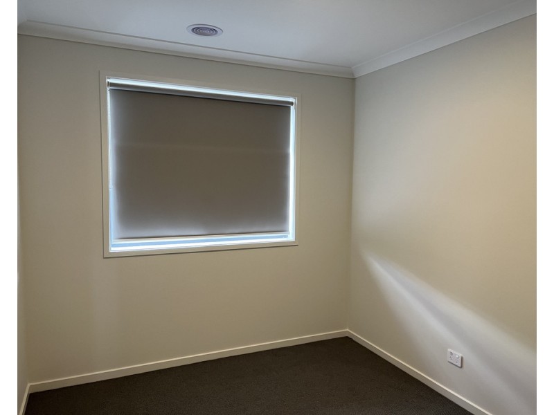 8 Kelmscott Way, Werribee VIC 3030