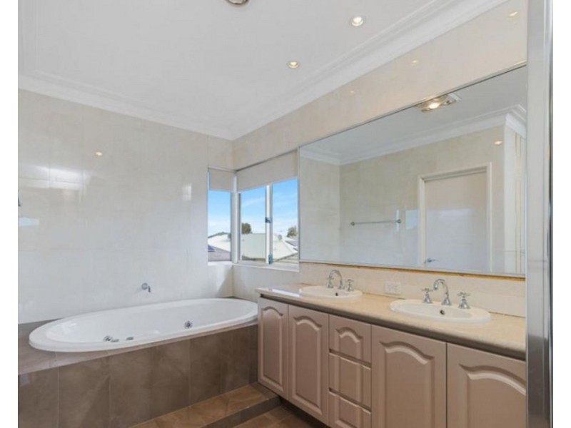 230 Castlewood Parkway, Southern River WA 6110