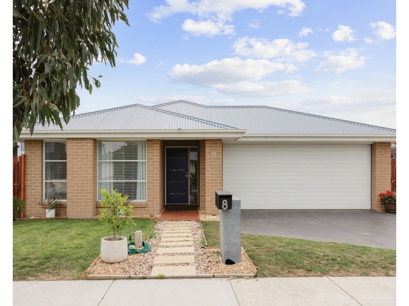 8 Clifton Crescent, Cowes VIC 3922