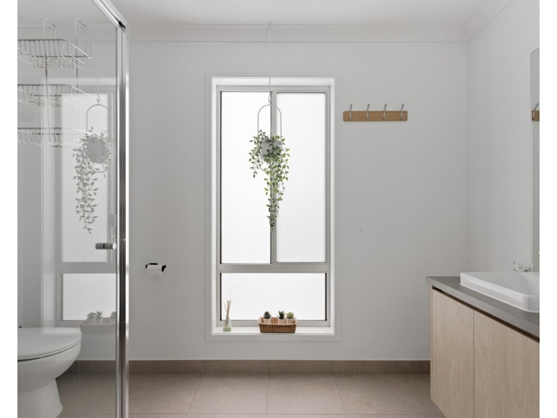 8 Clifton Crescent, Cowes VIC 3922