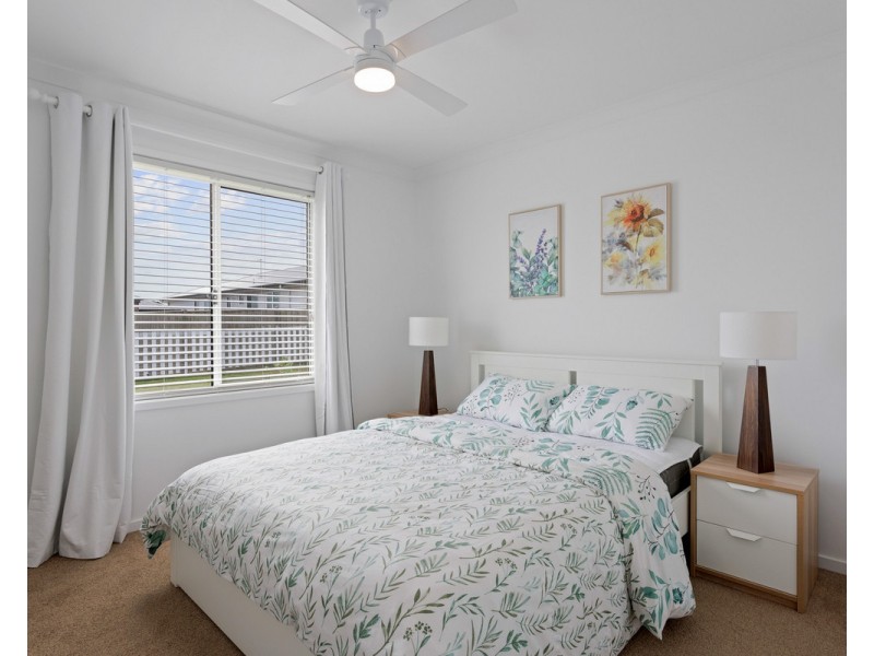 8 Clifton Crescent, Cowes VIC 3922