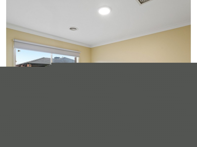 35 Eagle Way, Deer Park VIC 3023