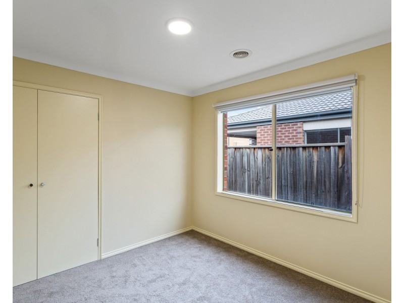 35 Eagle Way, Deer Park VIC 3023