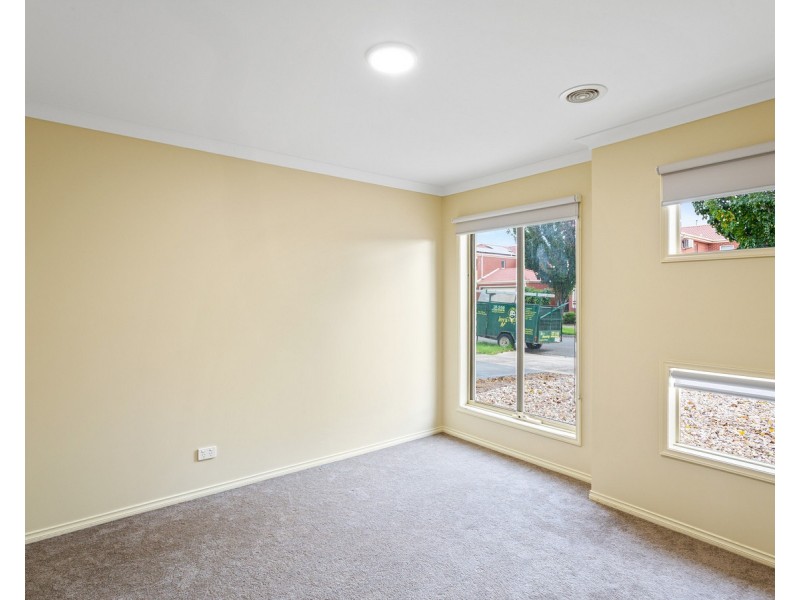 35 Eagle Way, Deer Park VIC 3023