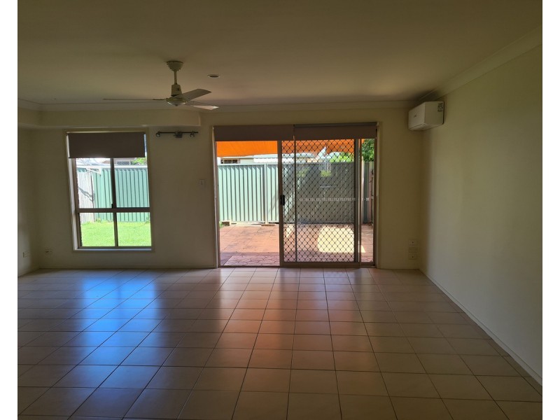 1a/272 Oxley Drive, Runaway Bay QLD 4216