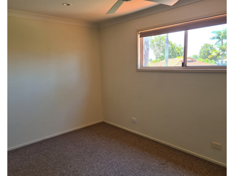 1a/272 Oxley Drive, Runaway Bay QLD 4216