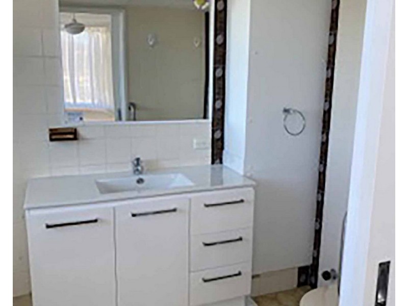 18/22-28 The Esplanade, Burleigh Heads QLD 4220