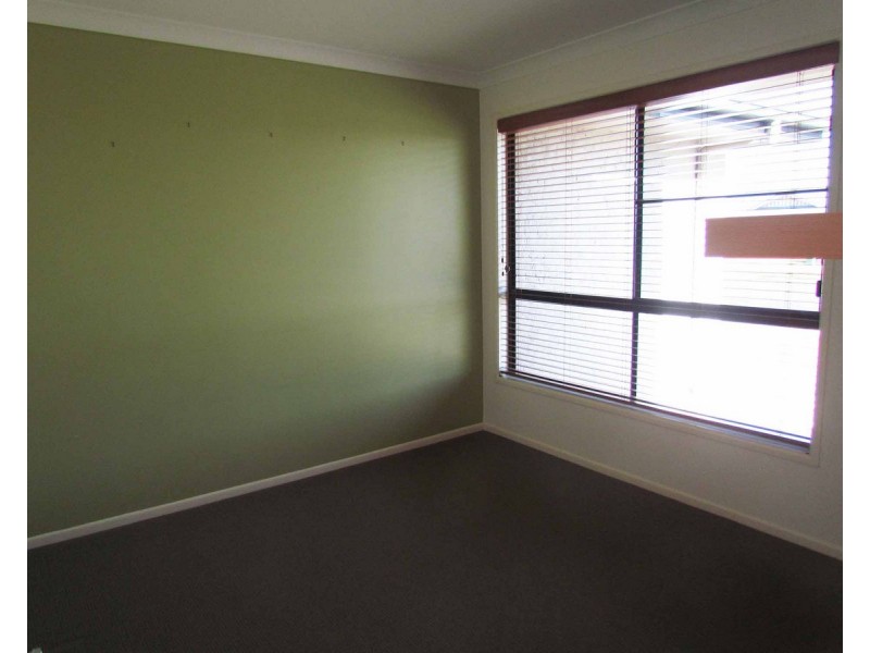 43 Nioka Drive, Highfields QLD 4352