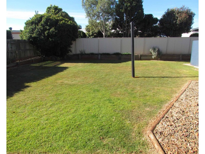 43 Nioka Drive, Highfields QLD 4352