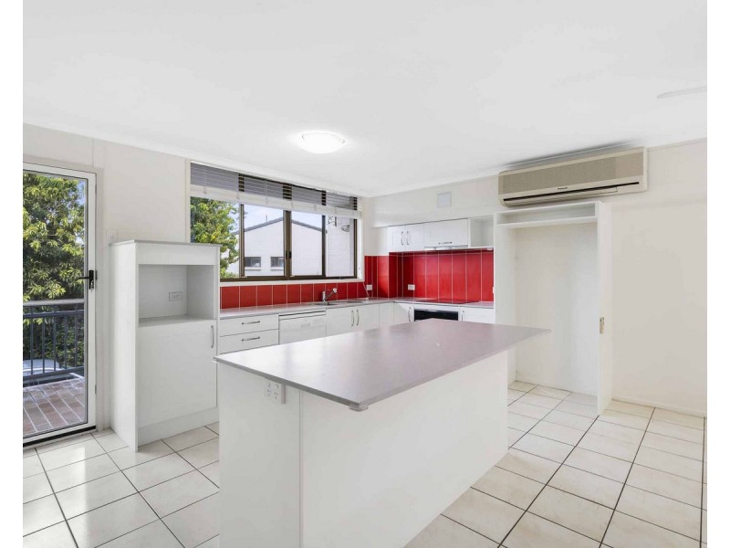 15/7 Campbell Street, Bundall QLD 4217