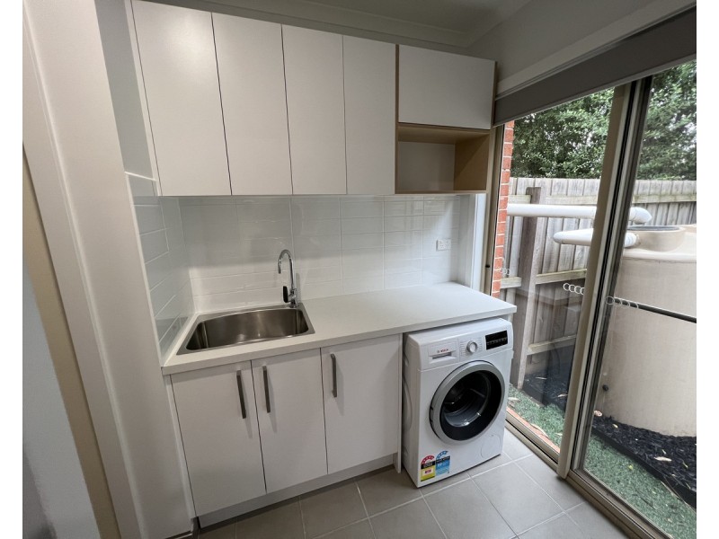 2/11 Parker Street, Werribee VIC 3030
