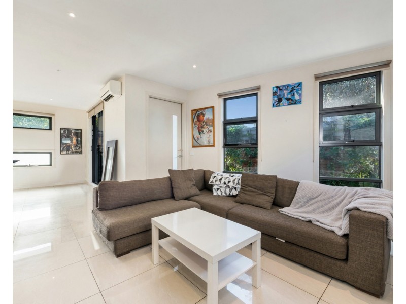 1/69 Tram Road, Doncaster VIC 3108