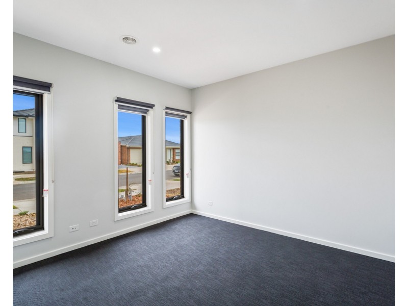 51 Reverence Drive, Rockbank VIC 3335