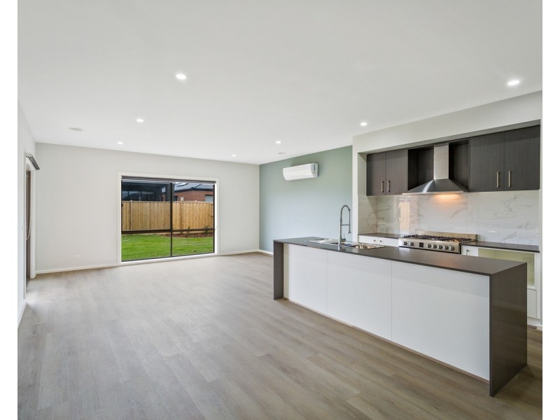 51 Reverence Drive, Rockbank VIC 3335