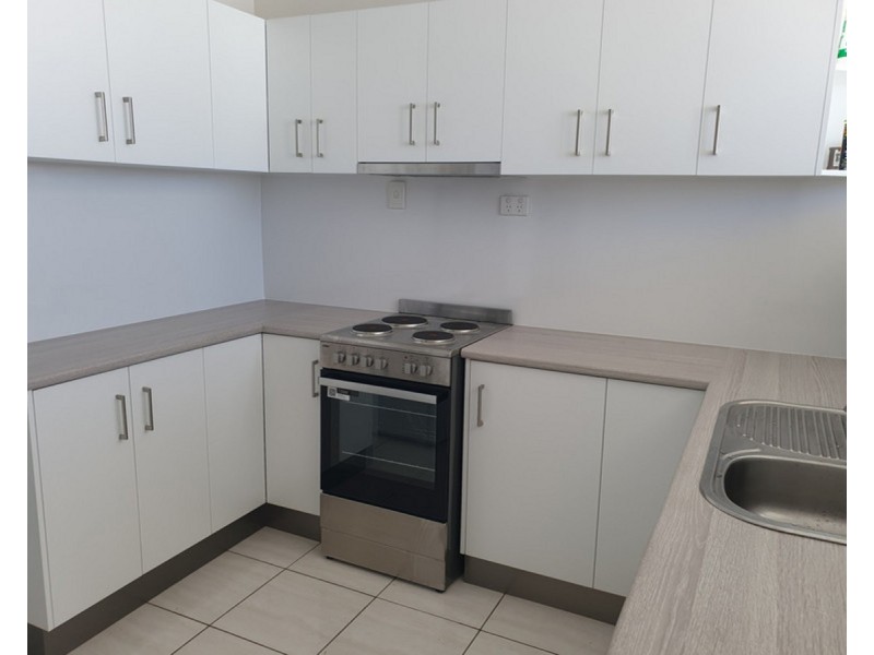 4/13 Percy Street, West End QLD 4810