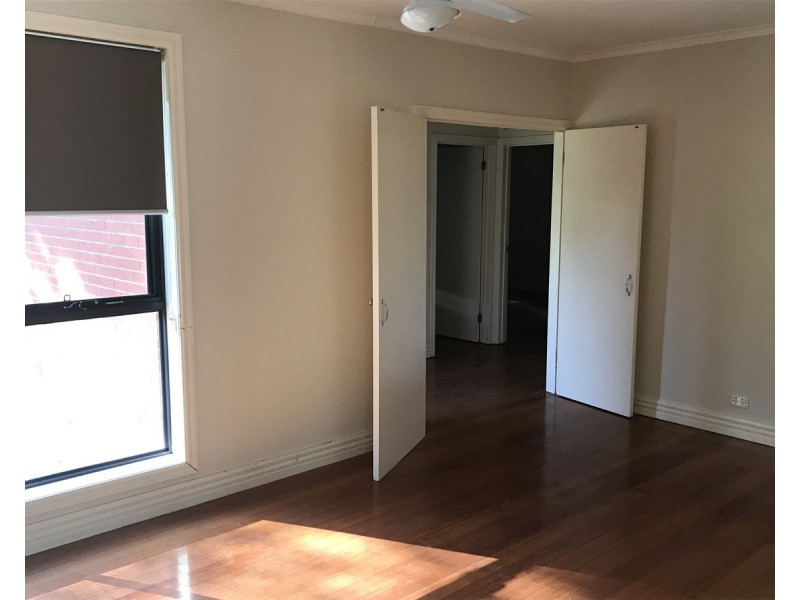 1/21 Old Geelong Road, Laverton VIC 3028