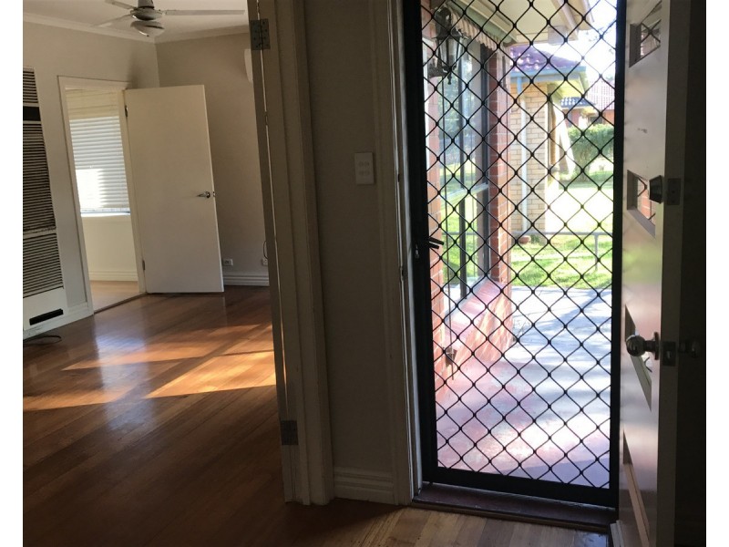 1/21 Old Geelong Road, Laverton VIC 3028