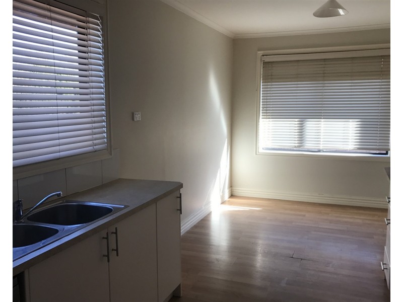 1/21 Old Geelong Road, Laverton VIC 3028