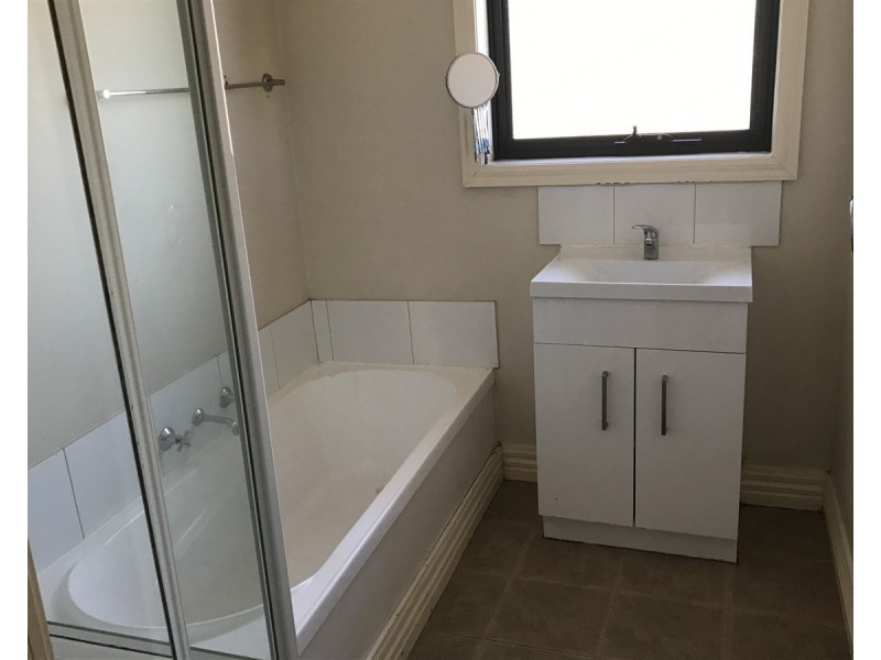 1/21 Old Geelong Road, Laverton VIC 3028