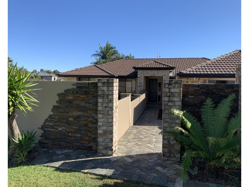 4 Zeller Crescent, Arundel QLD 4214