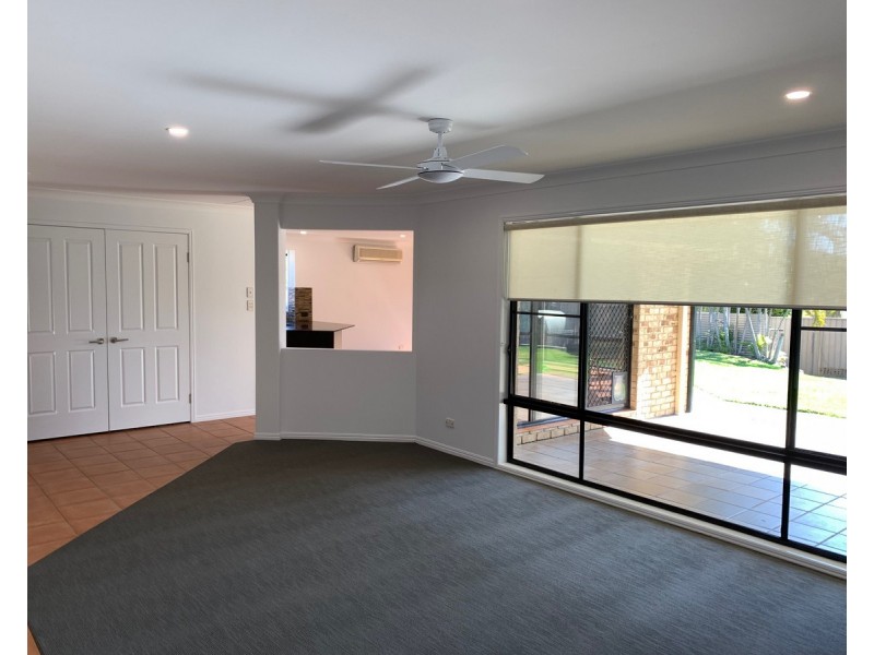 4 Zeller Crescent, Arundel QLD 4214