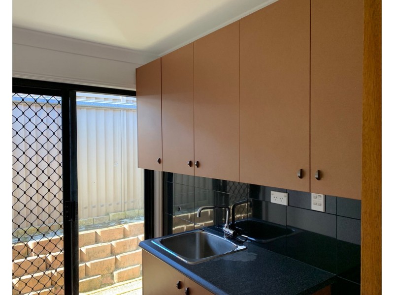 4 Zeller Crescent, Arundel QLD 4214