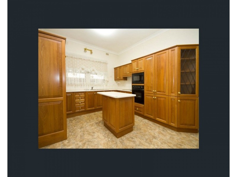 27 Bridgman Road, Findon SA 5023