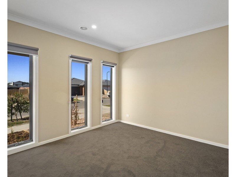 12 Selwood Road, Mickleham VIC 3064