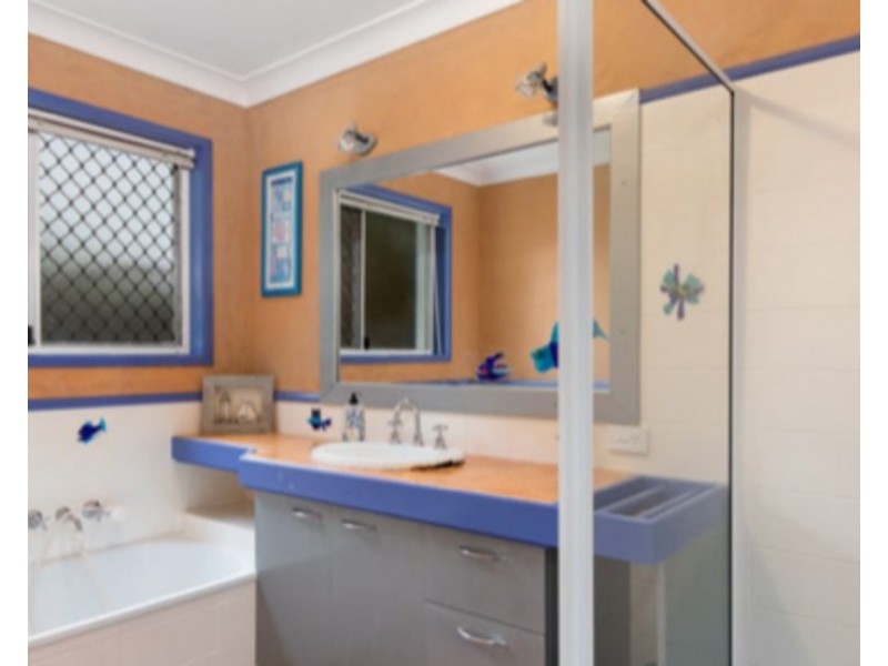 22 Frankston Court, Robina QLD 4226