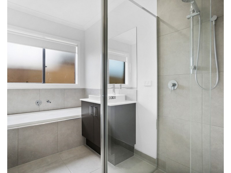 11 Lilium Street, Diggers Rest VIC 3427