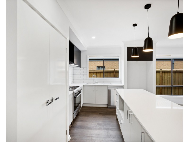 11 Lilium Street, Diggers Rest VIC 3427