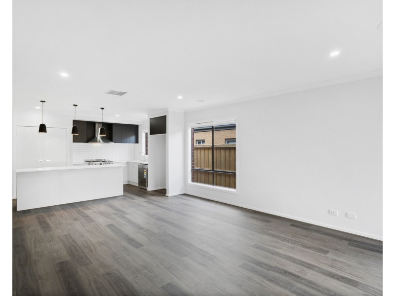 11 Lilium Street, Diggers Rest VIC 3427