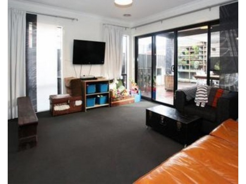 24 Loon Drive, Williams Landing VIC 3027