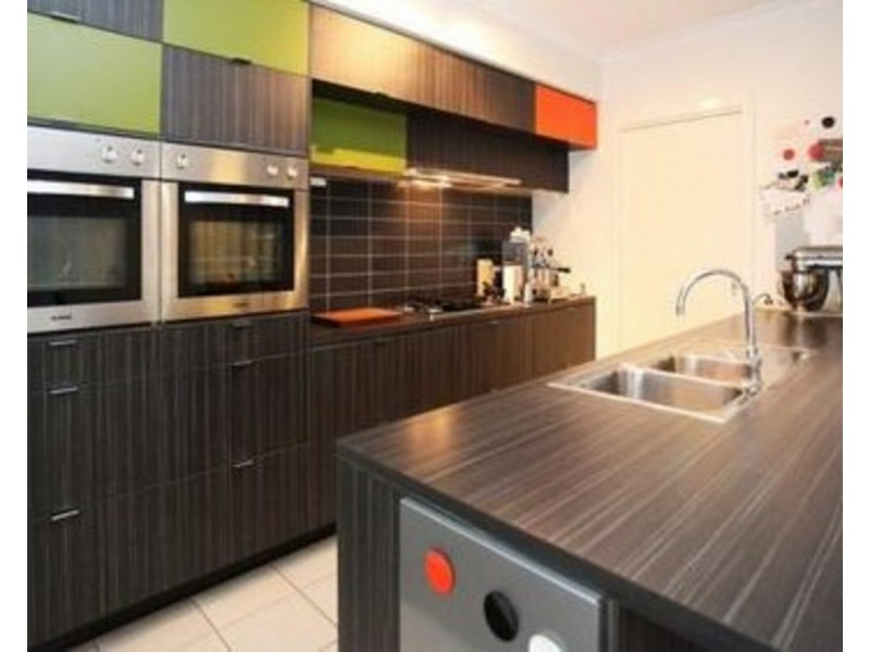 24 Loon Drive, Williams Landing VIC 3027