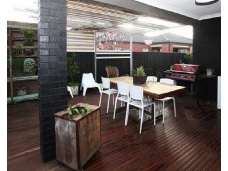 24 Loon Drive, Williams Landing VIC 3027