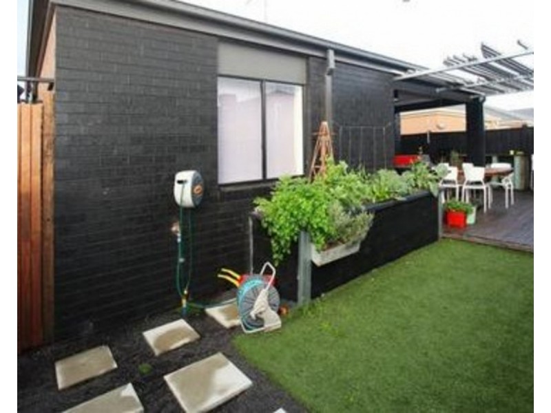 24 Loon Drive, Williams Landing VIC 3027