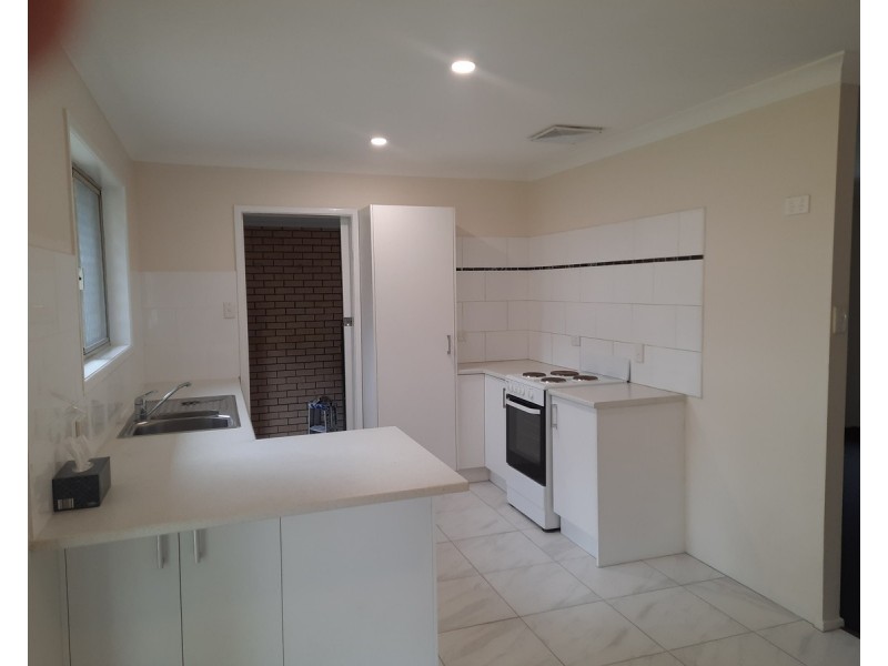 9 Clarinda Avenue, Springwood QLD 4127
