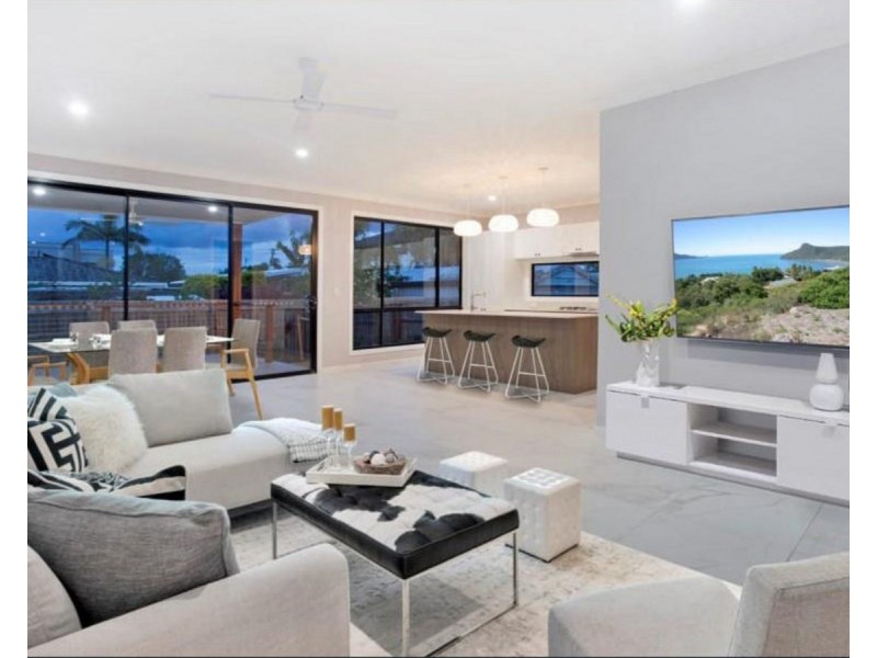 2/24 Abalone Avenue, Paradise Point QLD 4216