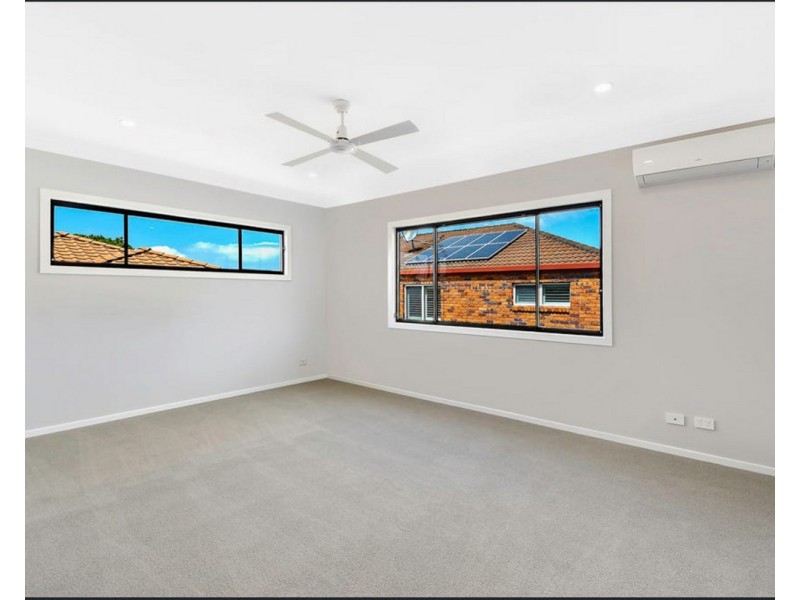 2/24 Abalone Avenue, Paradise Point QLD 4216