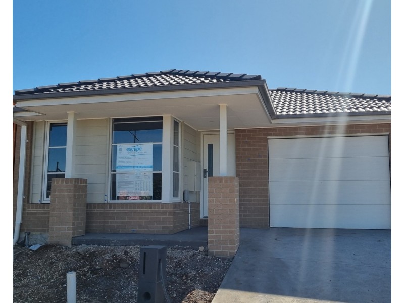 7 Pampas Way, Rockbank VIC 3335