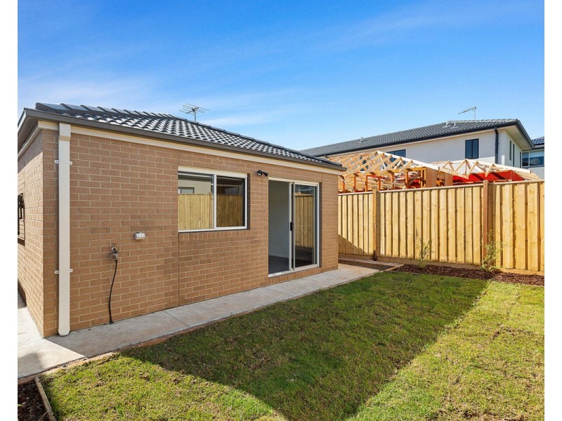 7 Pampas Way, Rockbank VIC 3335
