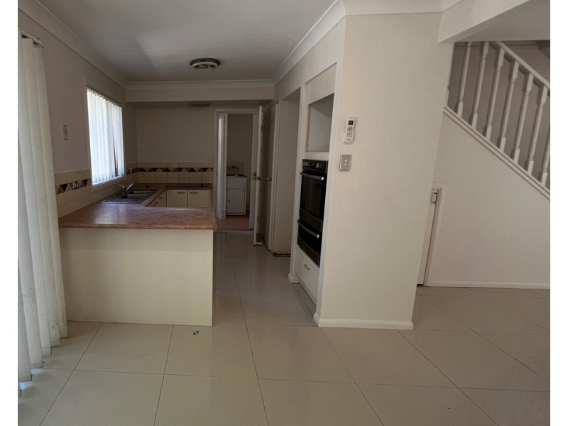 3/8 Juniper Court, Beenleigh QLD 4207
