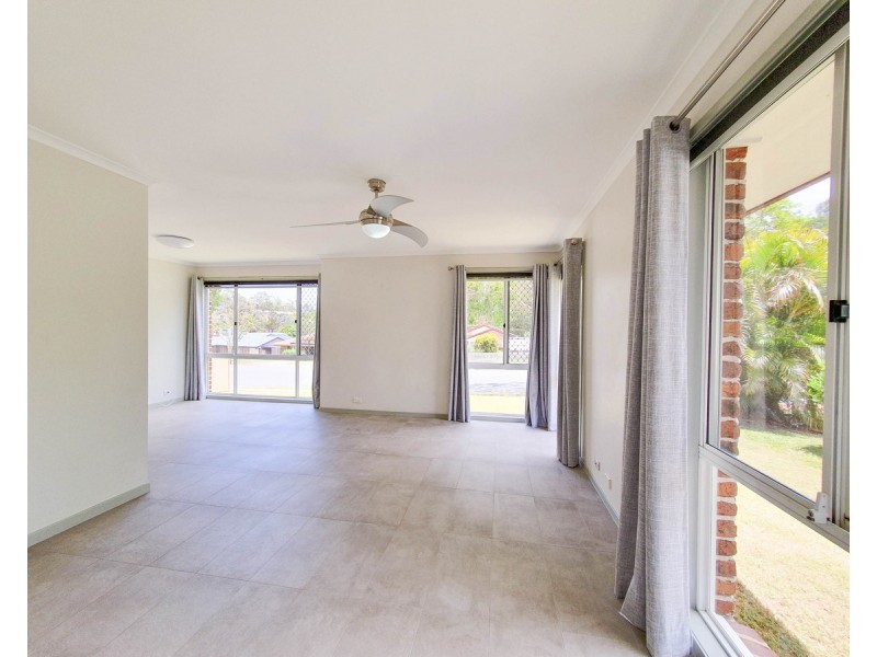 1 Northbrook Street, Sinnamon Park QLD 4073