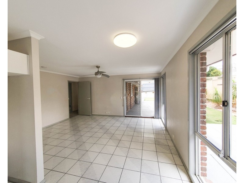 1 Northbrook Street, Sinnamon Park QLD 4073