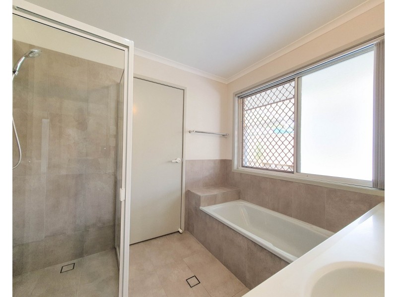 1 Northbrook Street, Sinnamon Park QLD 4073