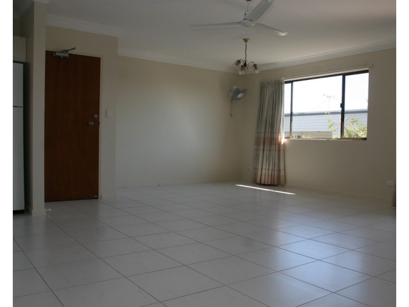 8/32 Navy Street, Holland Park West QLD 4121