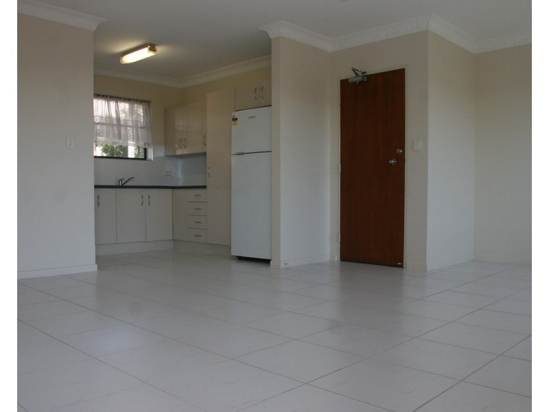 8/32 Navy Street, Holland Park West QLD 4121