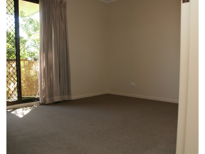 8/32 Navy Street, Holland Park West QLD 4121