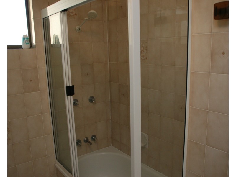 8/32 Navy Street, Holland Park West QLD 4121