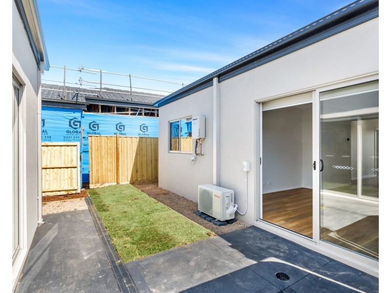34 Viola Avenue, Rockbank VIC 3335